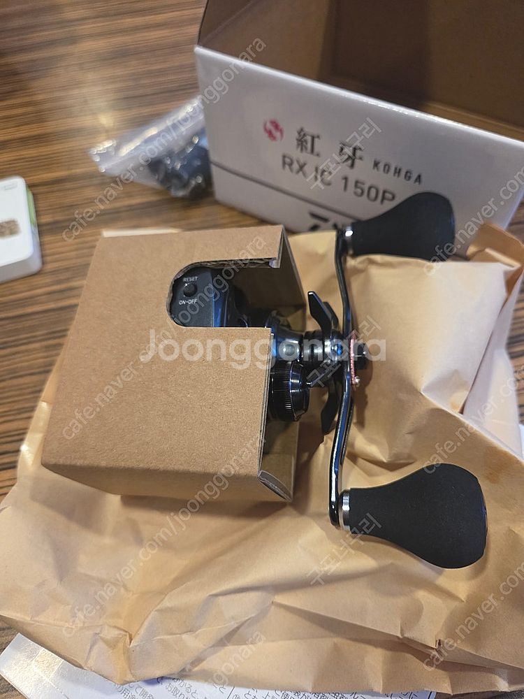 다이와 코우가 25 우핸들 미사용 새제품 수심체크릴--1